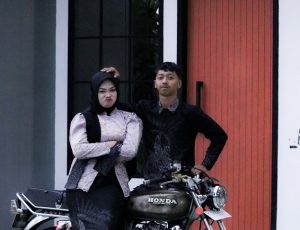 {"remix_data":[],"remix_entry_point":"challenges","source_tags":["local"],"origin":"unknown","total_draw_time":0,"total_draw_actions":0,"layers_used":0,"brushes_used":0,"photos_added":0,"total_editor_actions":{},"tools_used":{"beautify":1},"is_sticker":false,"edited_since_last_sticker_save":true,"containsFTESticker":false}